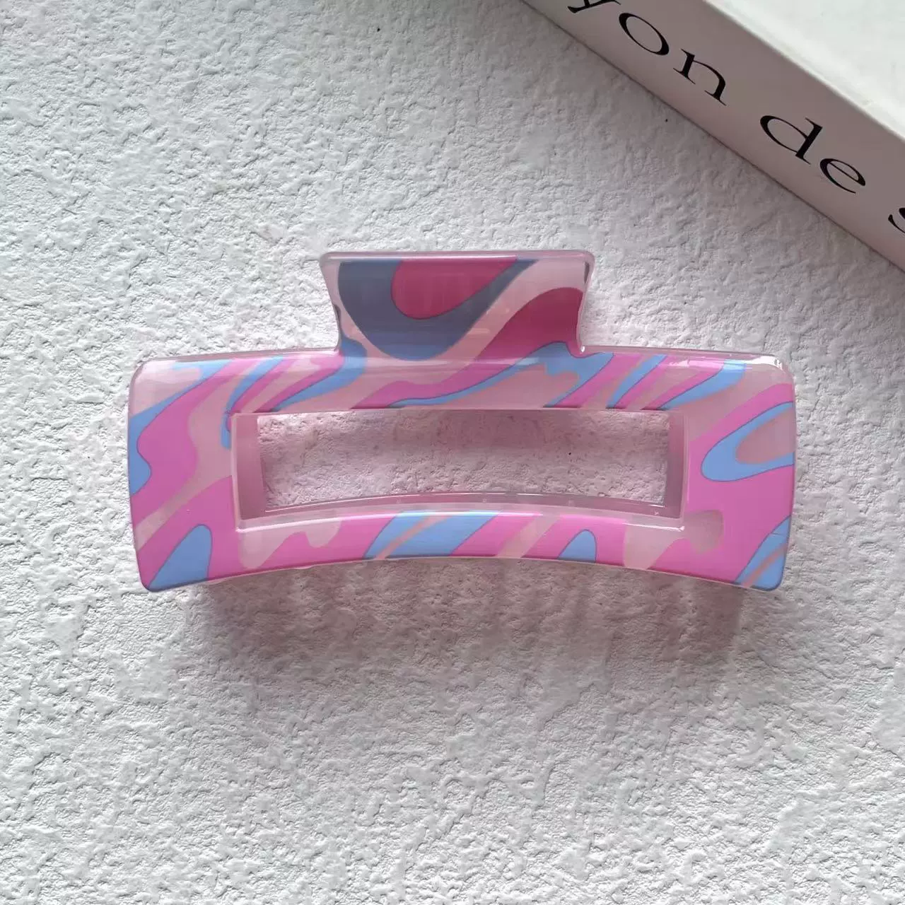 Краб‑заколка с ромашками, квадратный «шарк», 10,5×5×4,5 см, лёгкая