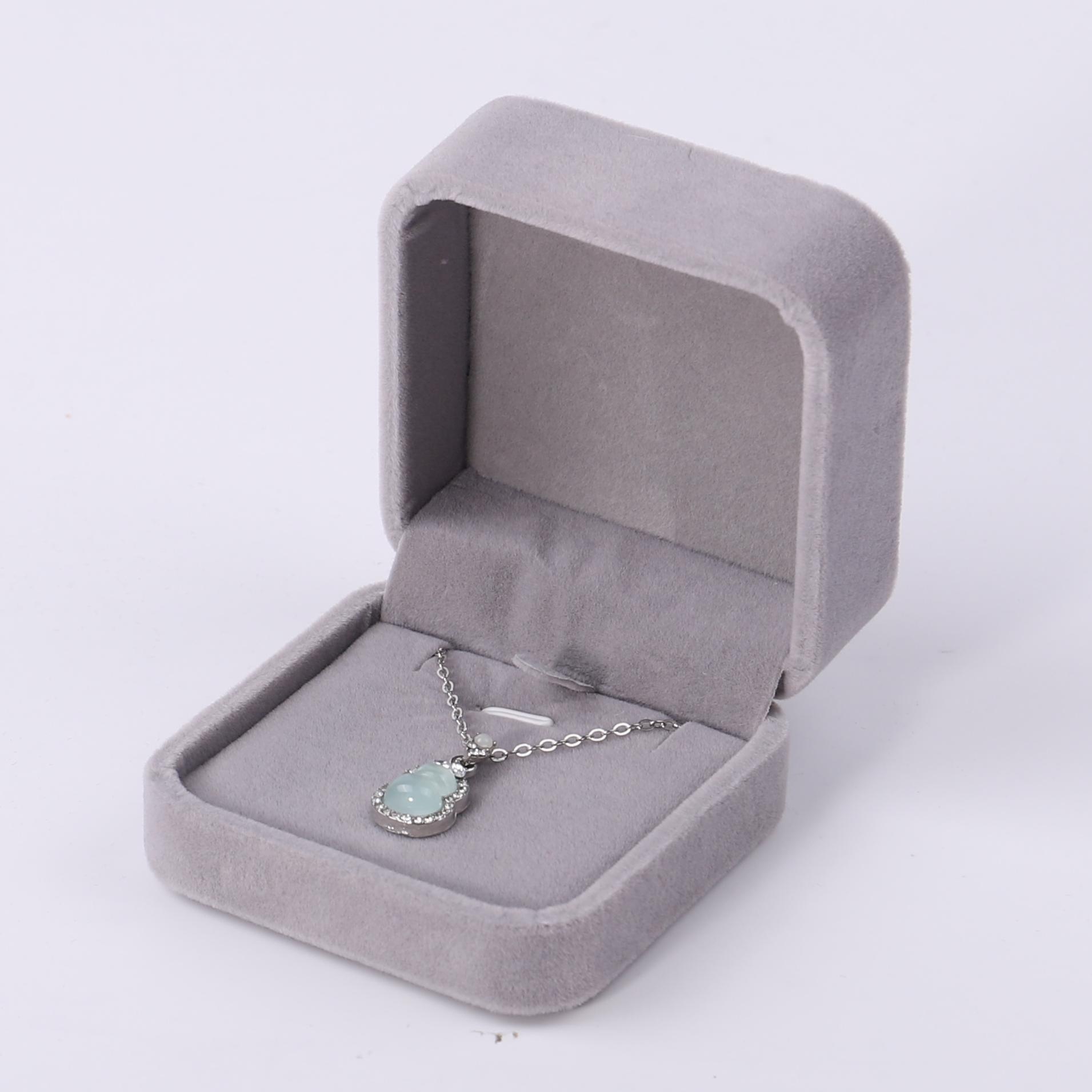 Fuente fábrica venta directa franela joyería caja de embalaje collar pendientes caja de anillo pulsera colgante caja de cadena de mano al por mayor