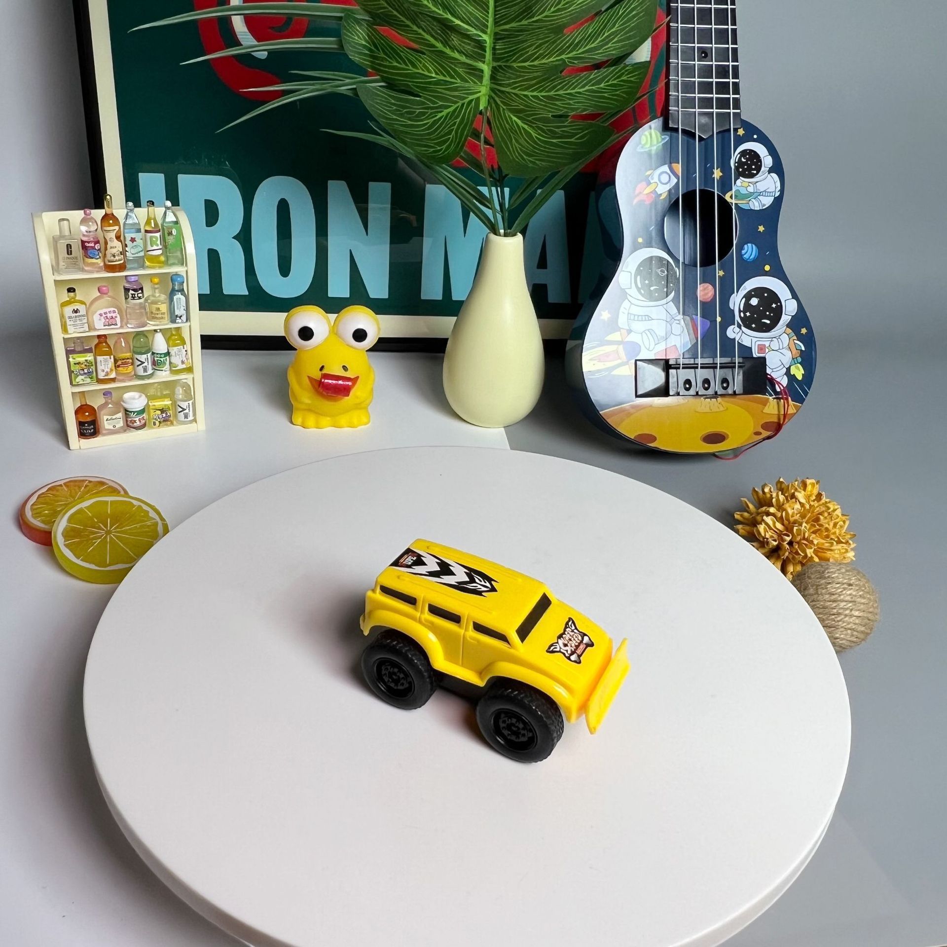 벽 등반 자동차 노란색