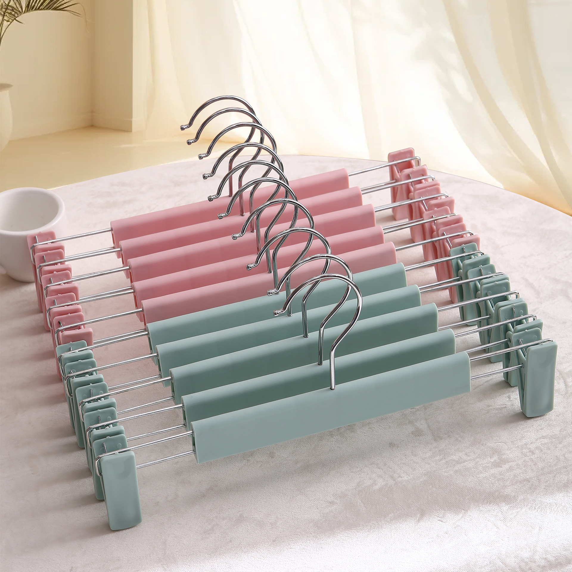 Fuerte sin costuras pantalones esmerilados clip de rack JK pantalones clip de ropa de secado hogar estudiante percha pantalones clip de plástico al por mayor