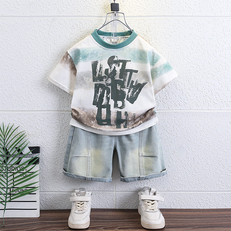 7209 Traje de manga corta para niños 2025 nueva ropa para niños de moda verano para bebés, traje de dos piezas de verano para niños guapos