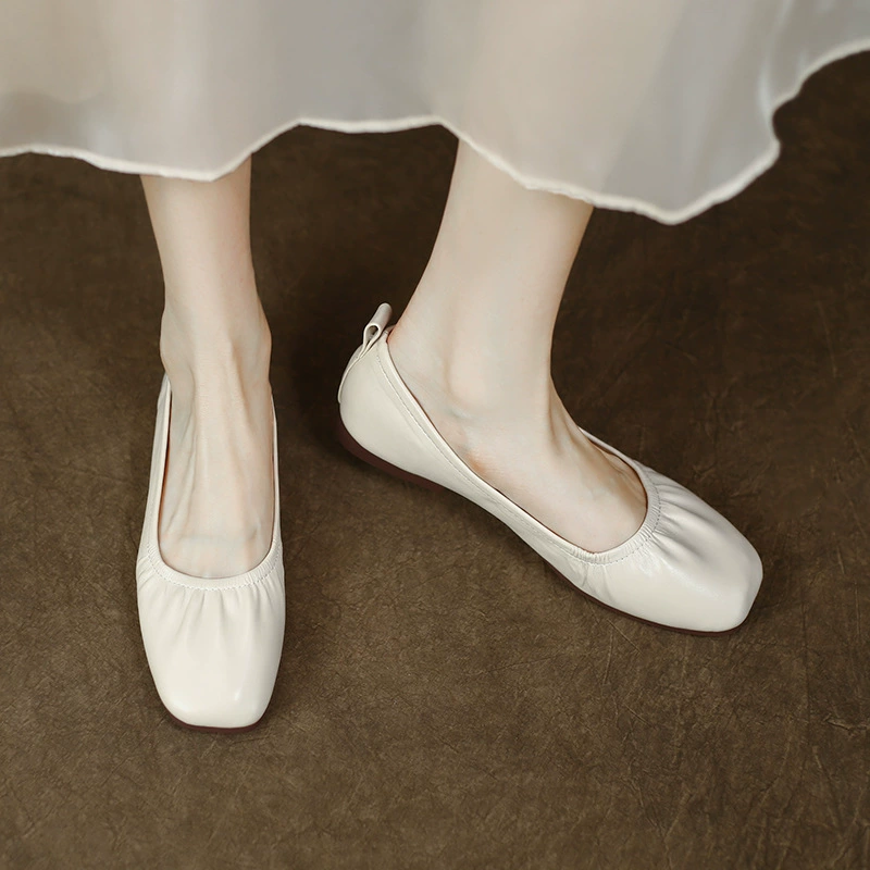 Гигантский мягкий ~! Мягкая замшевая обувь из овчины, женская летняя 2023 с квадратным верхом на плоской подошве, удобная обувь для бабушки, универсальная