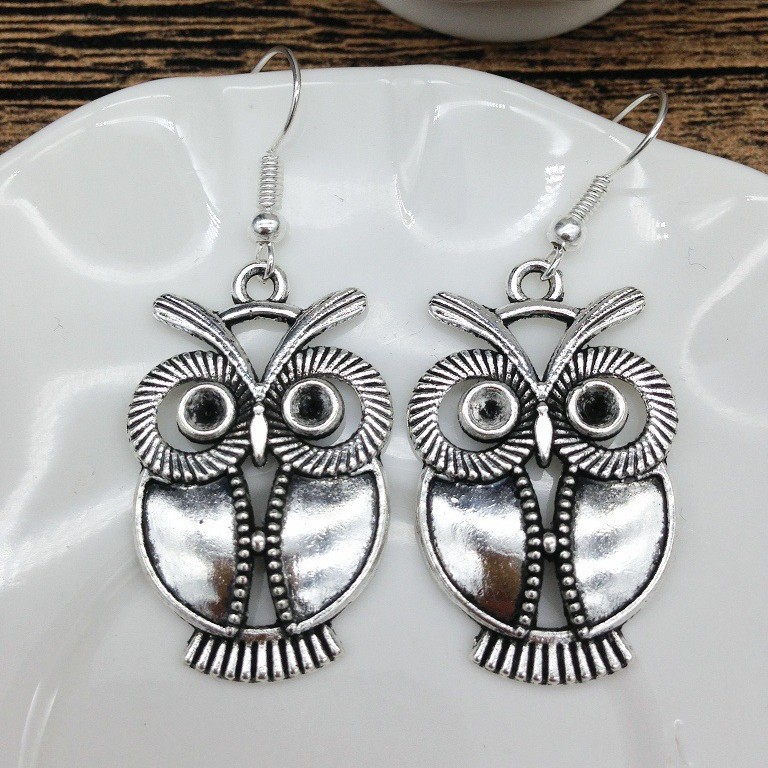 fashionable trend elegant retro earrings