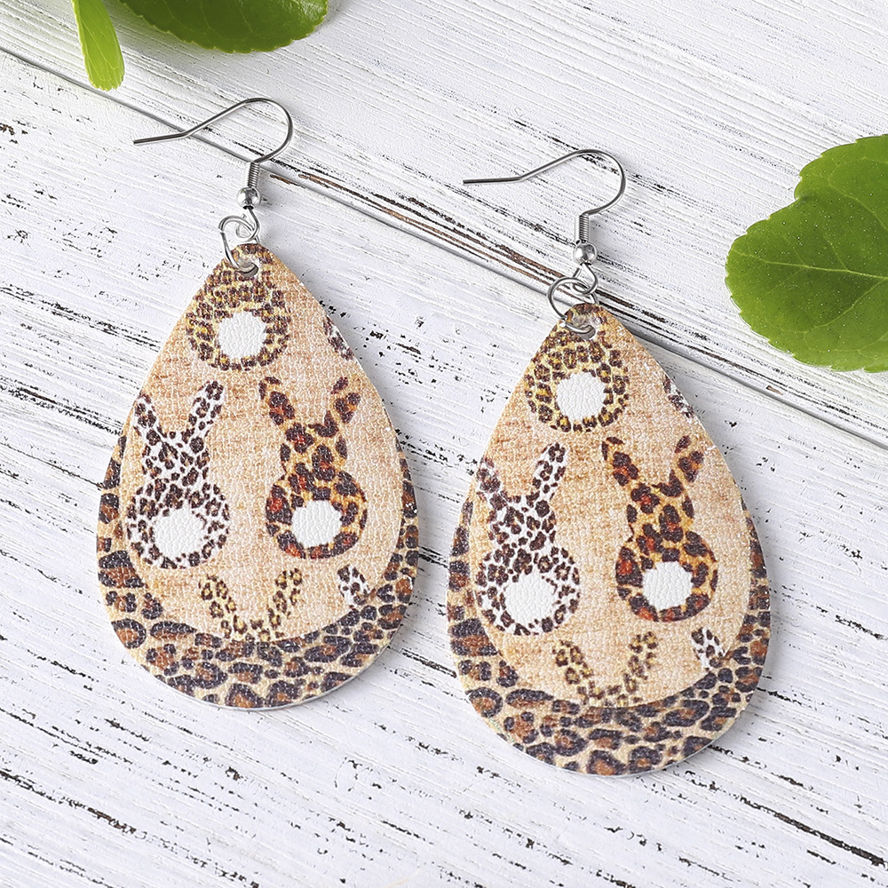 1 Pair Fashion Rabbit Water Droplets Leopard Stainless Steel Pu Leather Printing Easter Women's Drop Earrings display picture 3