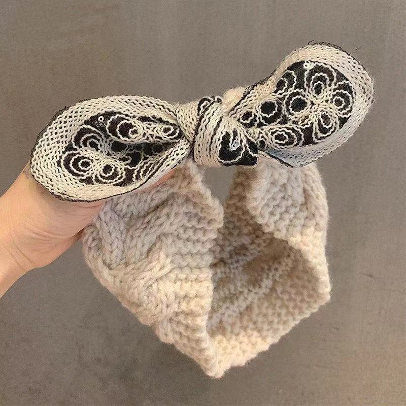 Hairgrip with bow