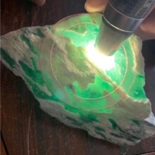 天然翡翠玉石饱满通透戒面吊坠色料冰种阳绿满色A货原石毛料批发