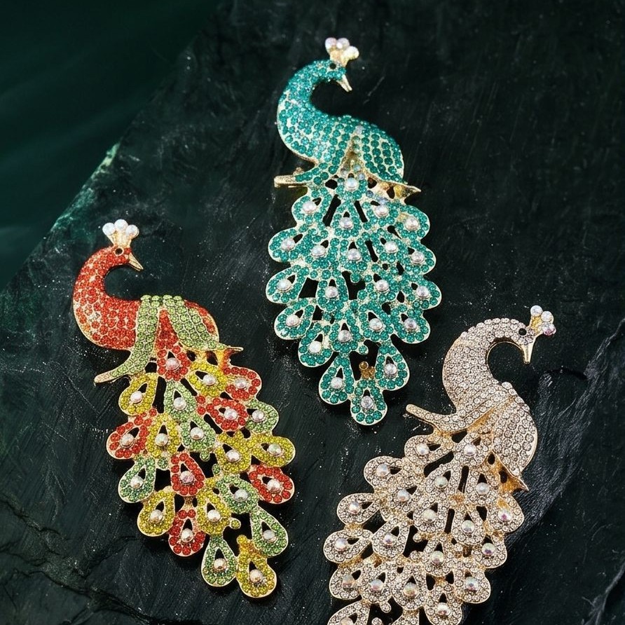 Sophisticated fashionable elegant brooch