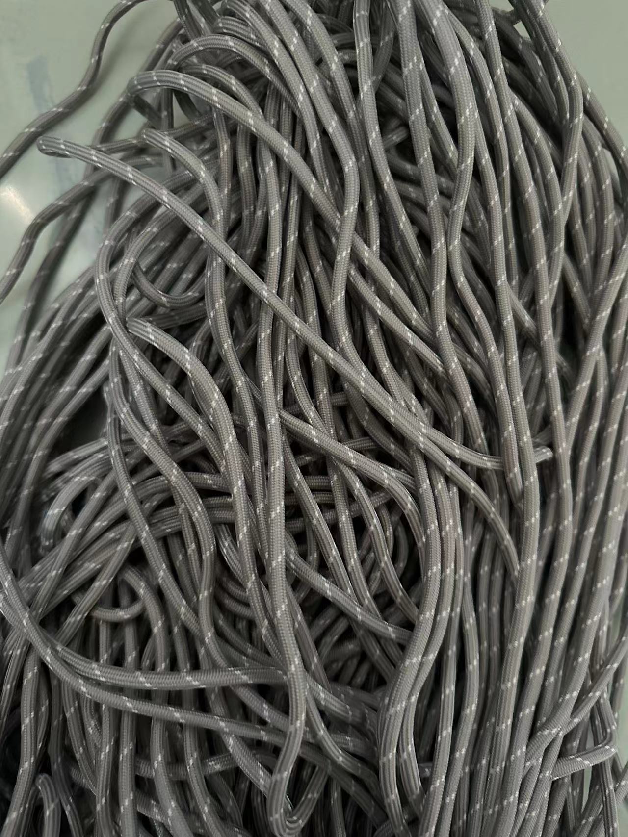 Cordones redondos de 5 mm para zapatos de papá, botas de senderismo, botas estilo Martin, con rayas diagonales en negro, blanco y amarillo.