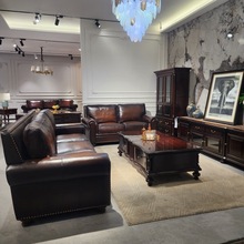 客户组合套餐：大巴顿沙发3人位+2人位+茶几+电视柜+单双门酒柜。