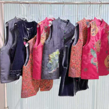 25秋冬芳草茵国风棉马甲直播间流量品牌大版型女装库存尾货供应链