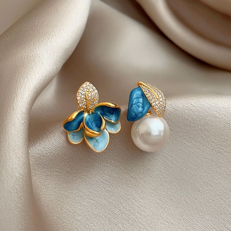 enamel drip glazed asymmetric earrings high-grade diamond-embedded leaf pearl earrings for women 2025 hot chinese court style
