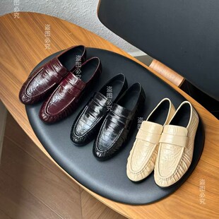 ݸ؛Dُ�� The *ow�ް��y����ЬŮ��ܛ�A�^ƽ��һ�_��СƤЬ��Ь