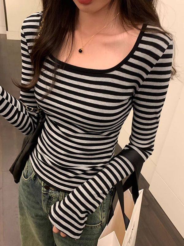 レトロな色の方襟のストライプの長袖のtシャツの女性の秋冬のデザイン感の修身の中で底のシャツの正肩の上着を掛けます。|undefined