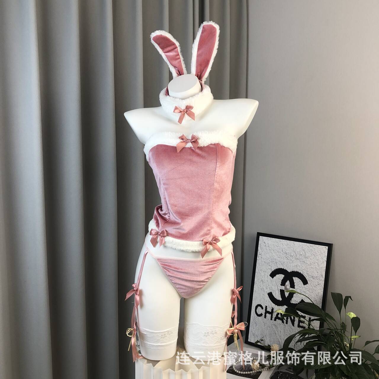 핑크 토끼 + 화이트 스타킹