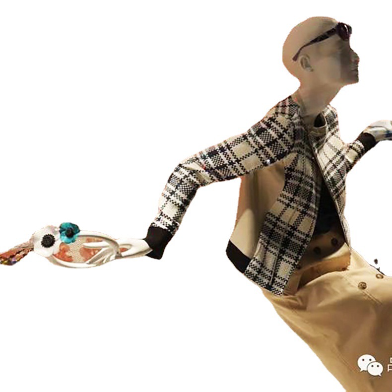 ��������ϲ�����װ�η�װ����Ʒ�ڼ��̳��Ӿ�����ʥ����Ʒ