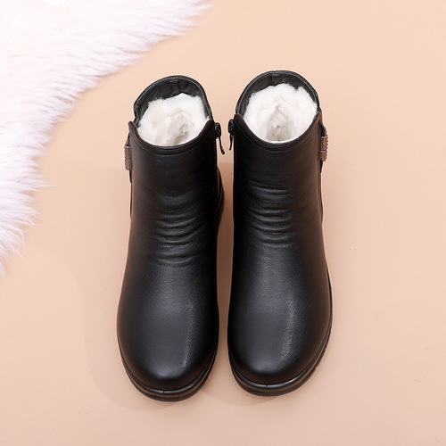 Winter mother's shoes, elderly cotton shoes, soft-soled short boots for middle-aged and elderly women, velvet warm boots, flat-soled granny cotton leather shoes