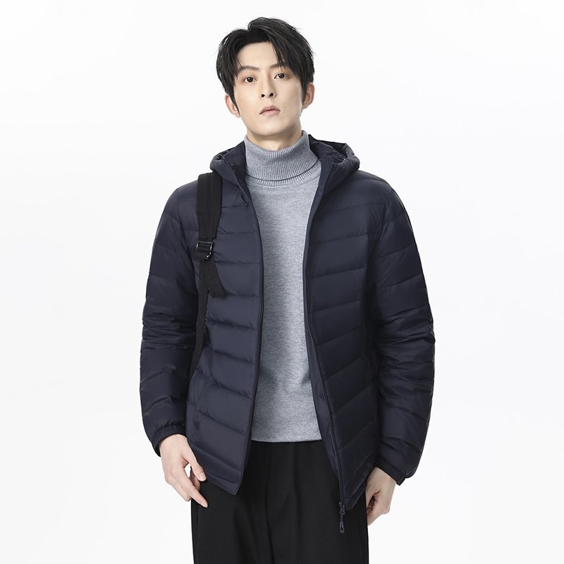 Lightweight hooded down jacket for teenagers and men, made with 90% white duck down for winter, warm and versatile.
