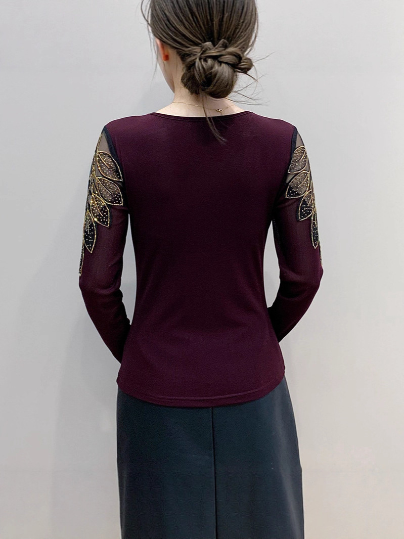 Madres de mediana edad primavera 2026 nuevo cuello en V camisa de manga larga encaje de malla de diamante camiseta delgada image 6