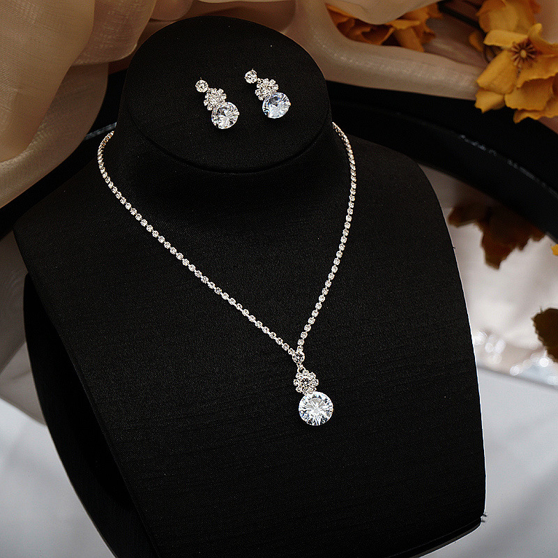 1 Set Simple Style Round Rhinestone Women's Earrings Necklace display picture 4