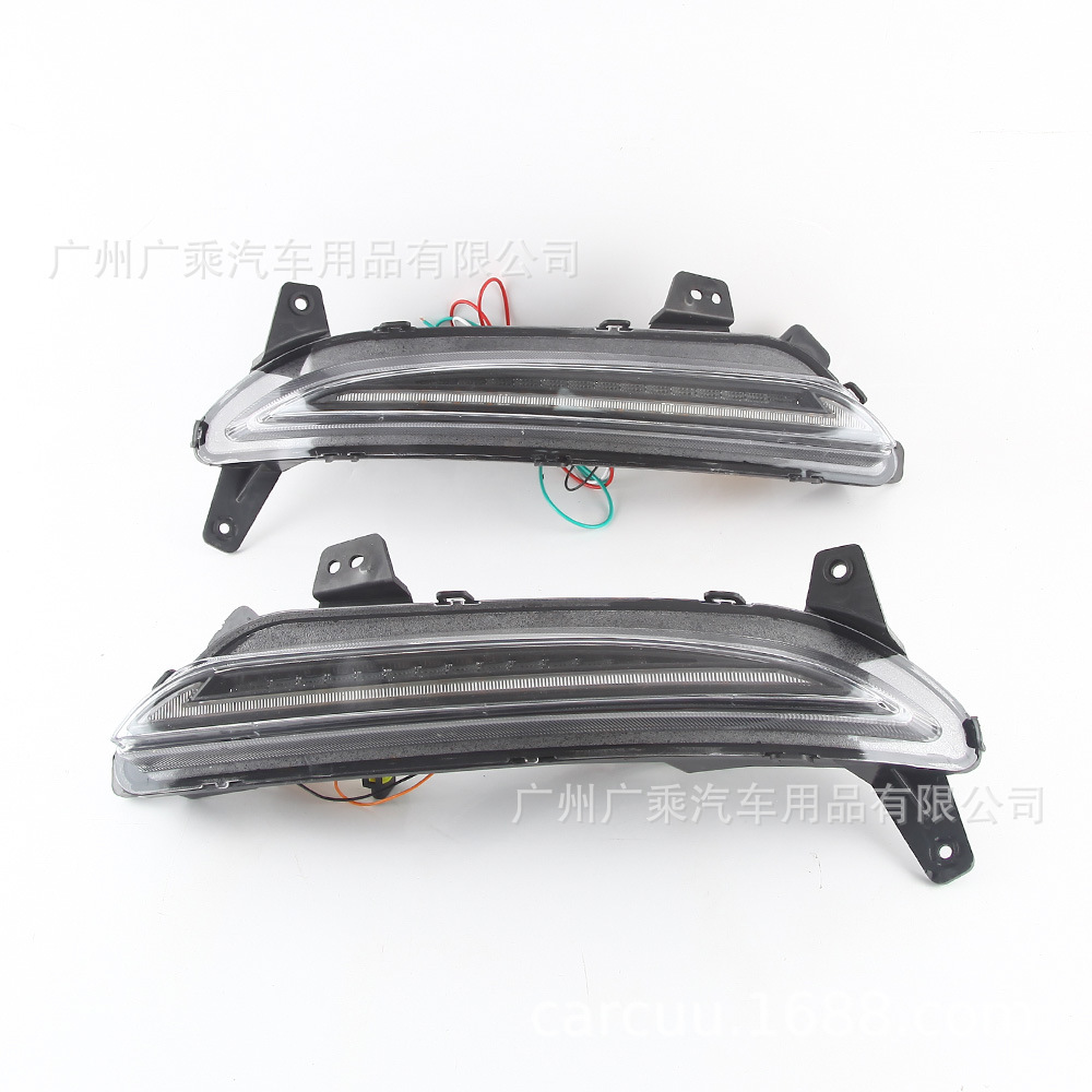 Aplicable a la moderna fista parachoques trasero luz trasera luz de freno 3 funciones