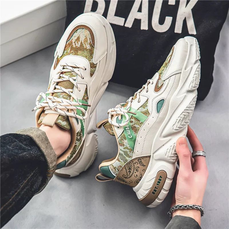 Zapatos de hombre de primavera y otoño nuevos zapatos transpirables zapatos deportivos para hombre tendencia coreana de todo fósforo pequeños zapatos casuales de suela gruesa blanca