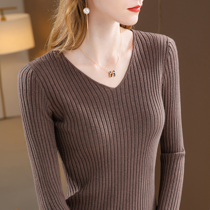 针织打底衫女2022新款女装简约v领坑条套头毛衣气质内搭收腰上衣