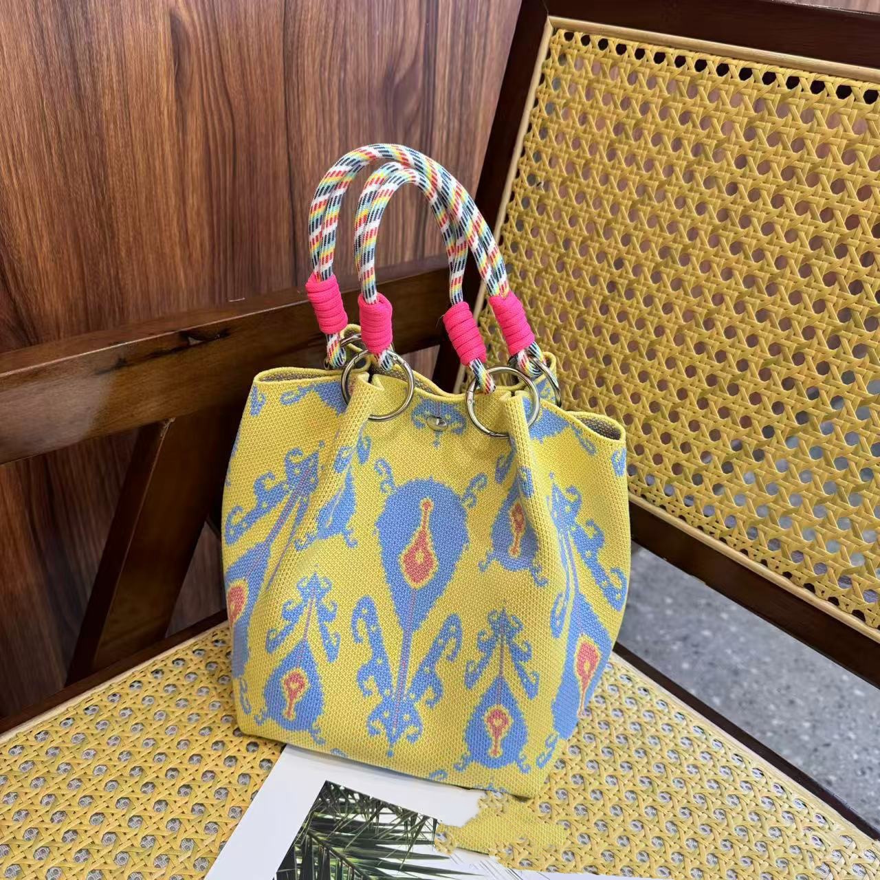 Bolsa de punto bolsas de dibujos animados para mujeres lindas bolsas de regalo de mano bolsas de bocadillos prácticas versátiles bolsas de cubo baratas gran capacidad