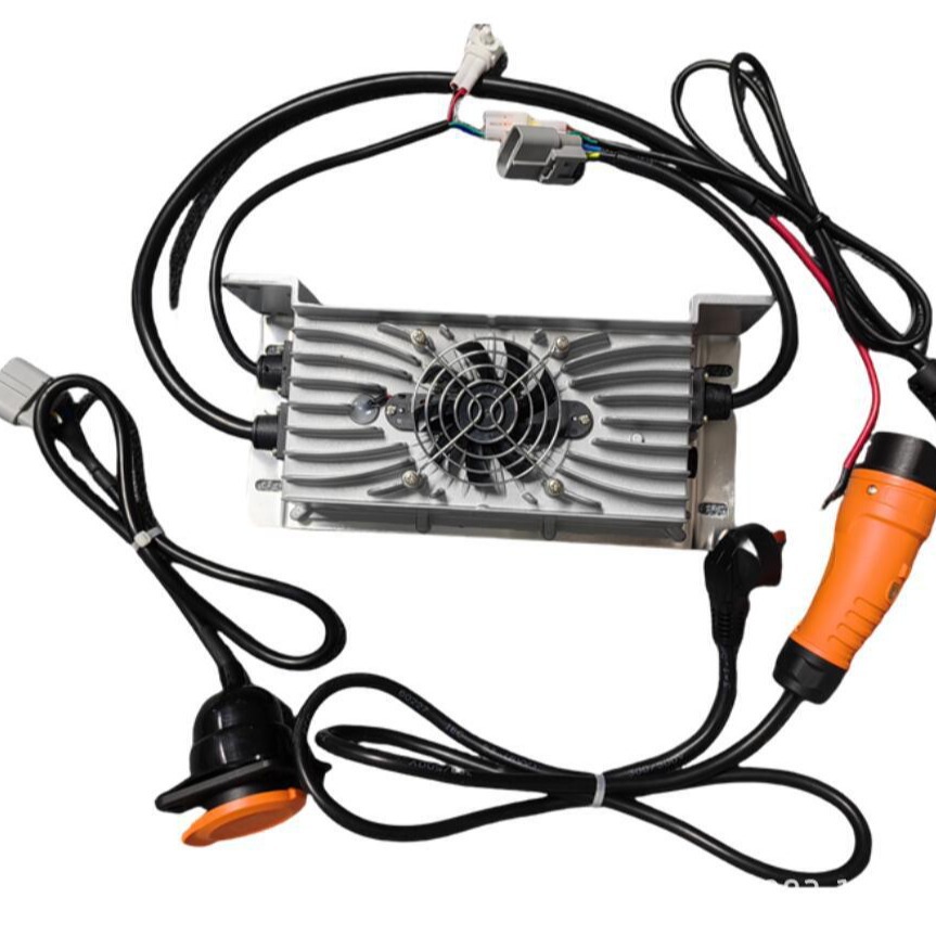 芯思维-新能源汽车充电机 全密封防水铅酸锂电池电池车载充电