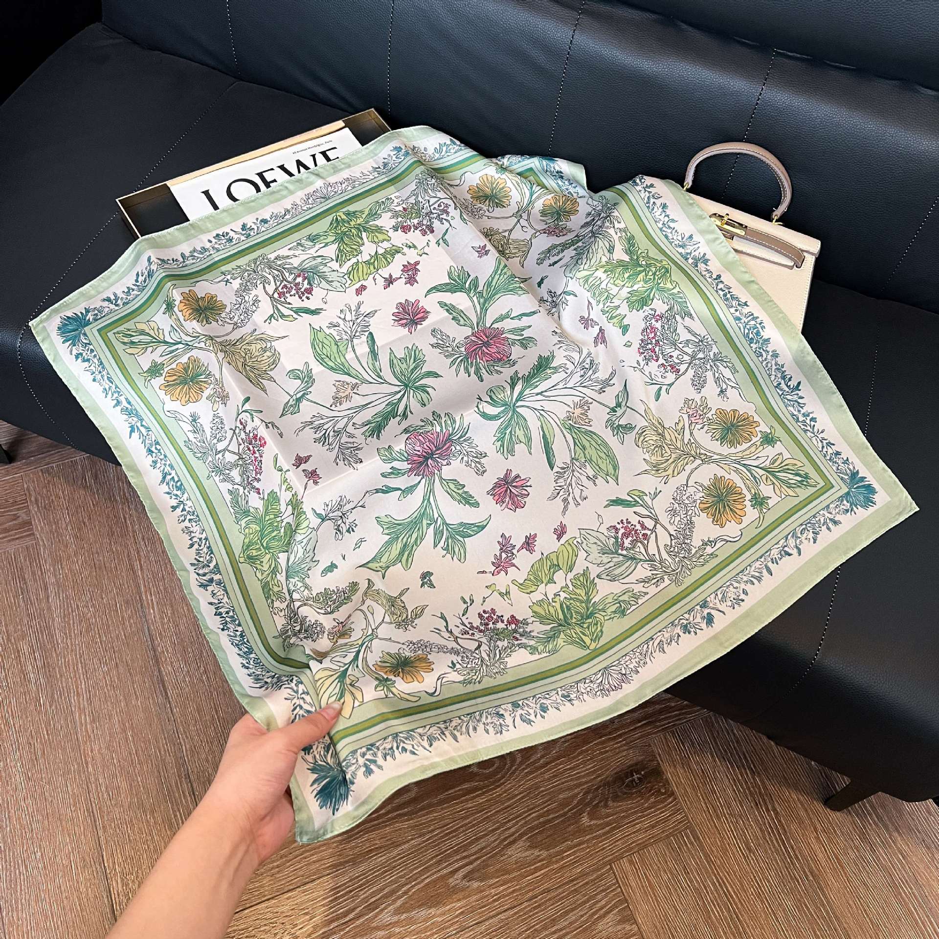 Nueva bufanda de seda de las mujeres de moda del todo-fósforo de alto grado pequeña bufanda cuadrada estilo coreano bufanda de cuello primavera y otoño bufanda retro bolsa de corbata image 121