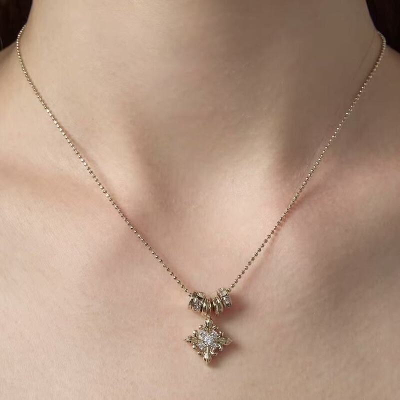 Sanheng Sun Jewelry Same Style Iris Flower Ring Pendant Necklace for Women, French Retro Clavicle Chain with a High-End Luxury Feel
