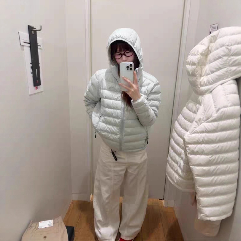 여성용 리브 다운 재킷 2025 새로운 스타일의 가볍고 얇은 화이트 오리 다운 짧은 두꺼운 슬리밍 한국 스타일 스포츠 후드 재킷 유행