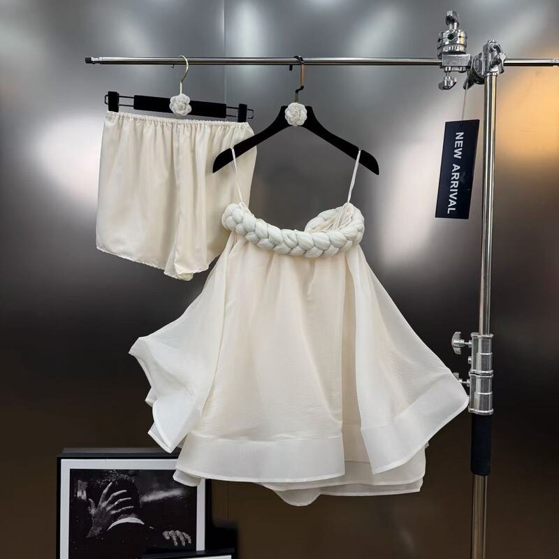 2026 Spring/Summer Fashion Heavy-Duty Woven Twist Design Puffy Tulle Strapless Dress + Shorts Two-Piece Set