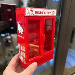 ミニチュアの子供の家のミニダブルドアの冷蔵庫の冷凍庫のままごとのおもちゃの家具はスーパーマーケットの台所の模型をシミュレーションします。