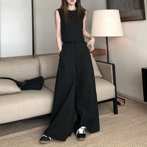 Spring and summer 2026 women's clothing new fashionable all-matching casual and comfortable simple vest top + wide-leg pants set