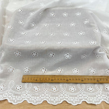 现货全棉蕾丝镂空绣花面料 棉布打孔服装裙摆diy水溶花边刺绣布料