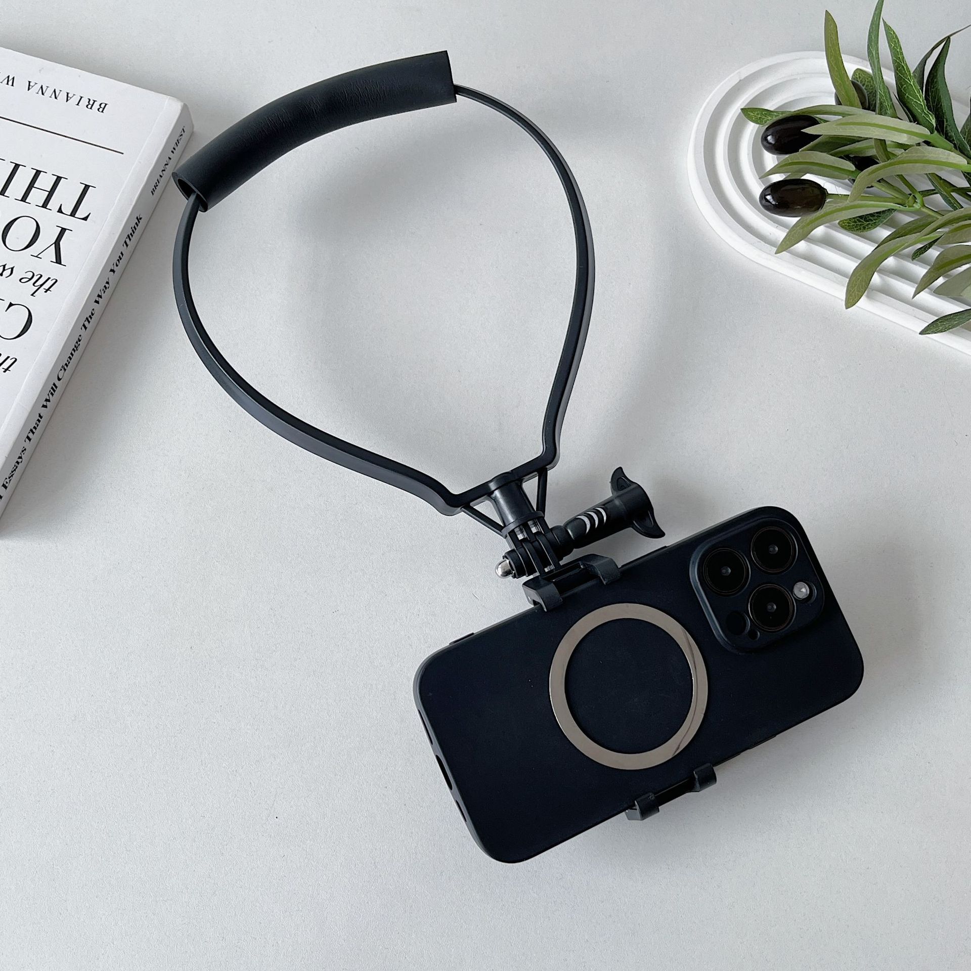 首掛け式スマホホルダー、1秒でスマホの横向き・縦向き撮影切り替え可能、怠け者用スタンド、スポーツカメラ用シリコン製汎用スタンド