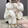 Молочно-белый