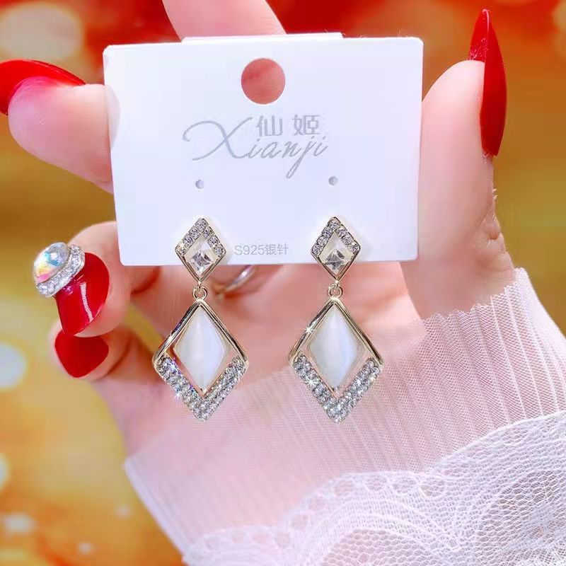 b26d06d32ef0c4525f9cebc8566295