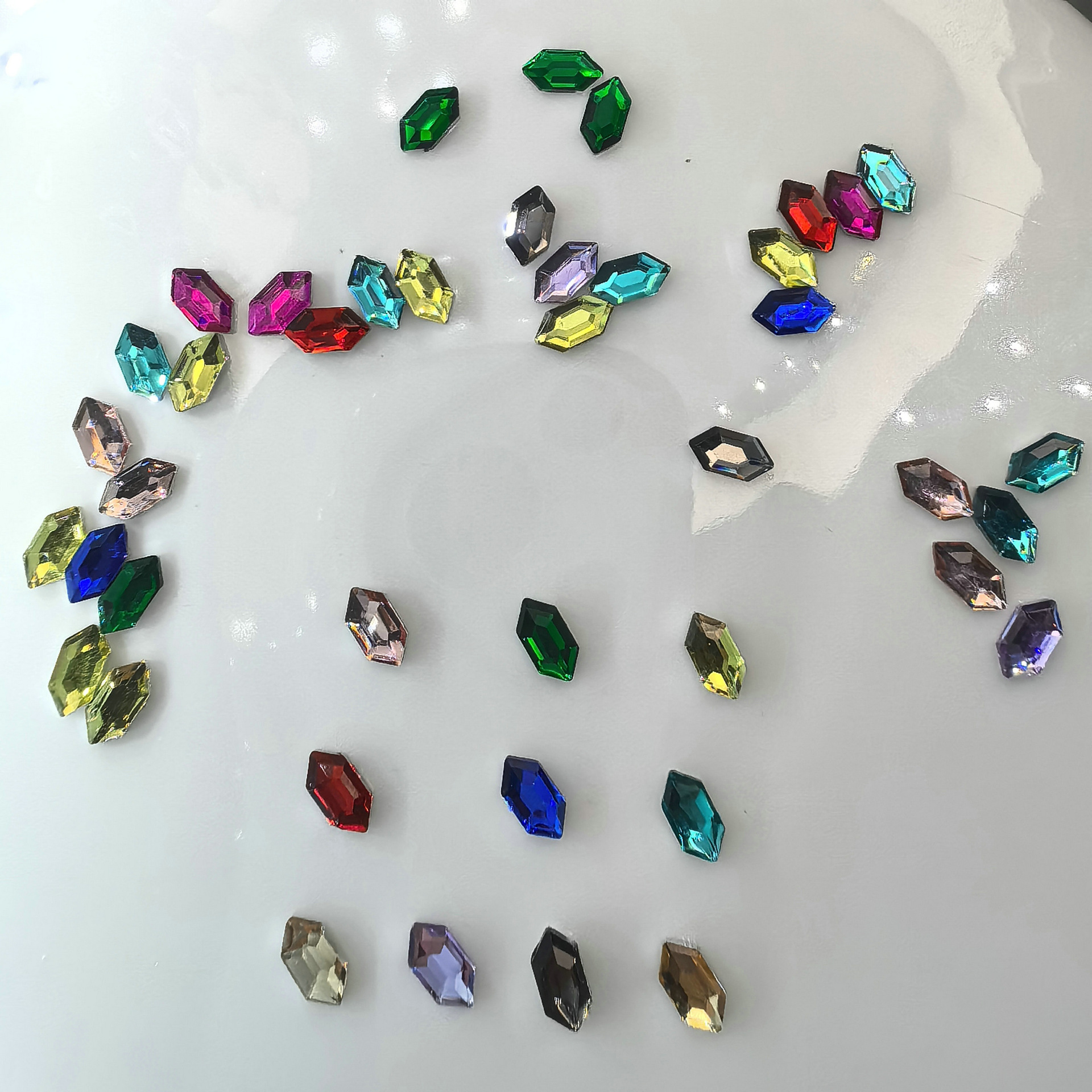 双尖美甲钻石彩钻美甲钻平底异形幻彩七彩指甲钻批发0006.j