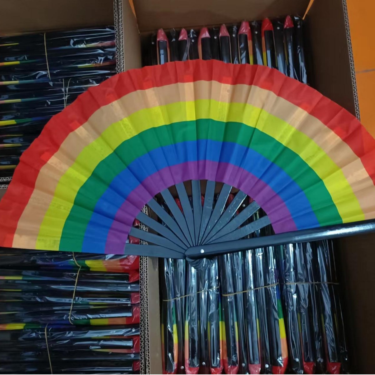 En stock hueso de bambú 33cm gran tamaño Kung Fu fan logo superficie de tela anillo ventilador plegable