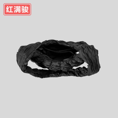 春夏新款褶皱月牙单肩斜挎包可颂半月手提包女泡泡云朵包牛角包