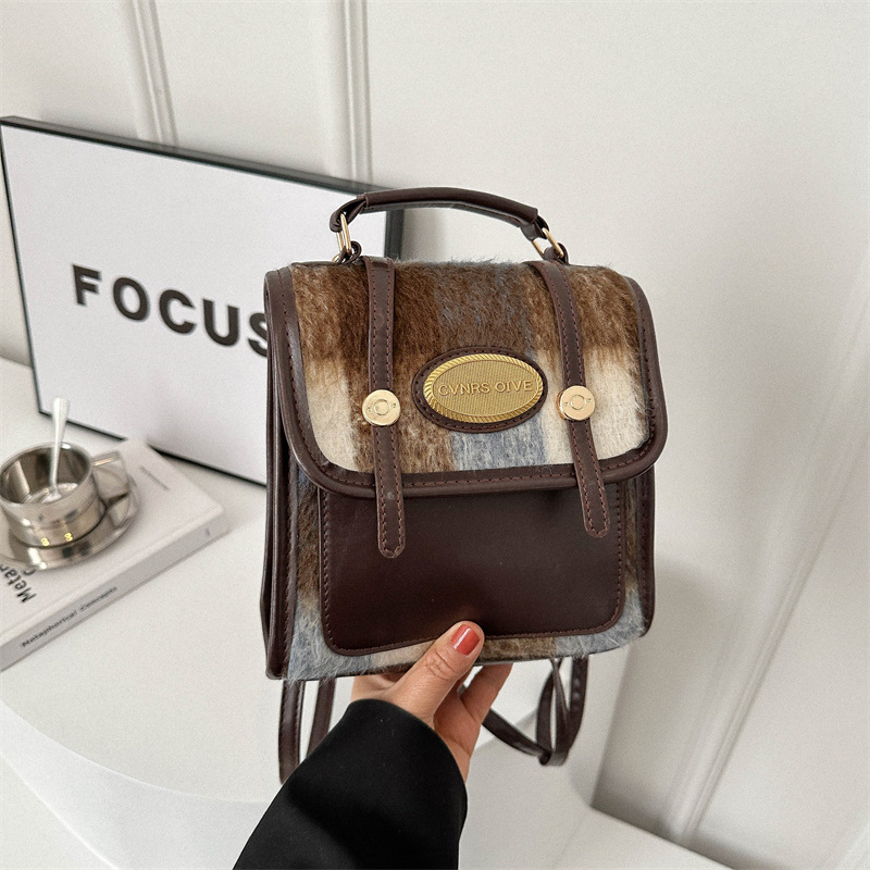 Winter trend design handheld travel bag for leisure to go out