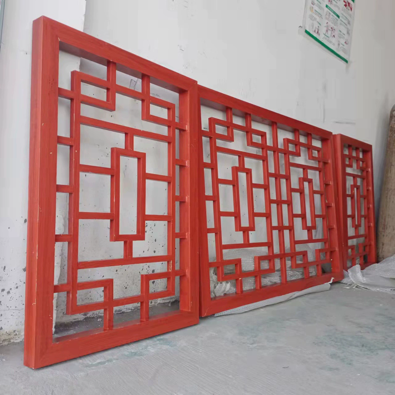 Алюминиевый сплав нержавеющая сталь оцинкованная трубка сварной экран окна ограждение решетки окна фон стены источник производитель