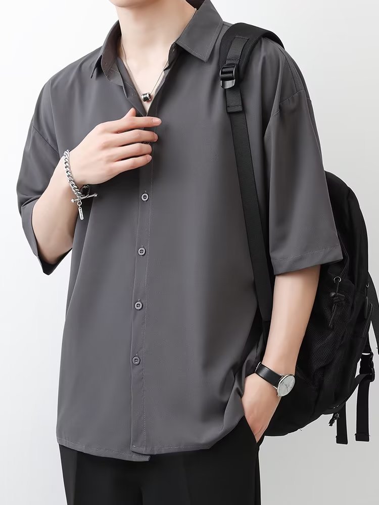 Camisa de manga corta de seda de hielo fina de verano camisa de color sólido simple de moda de estilo coreano para hombre camisa casual suelta de marca de moda