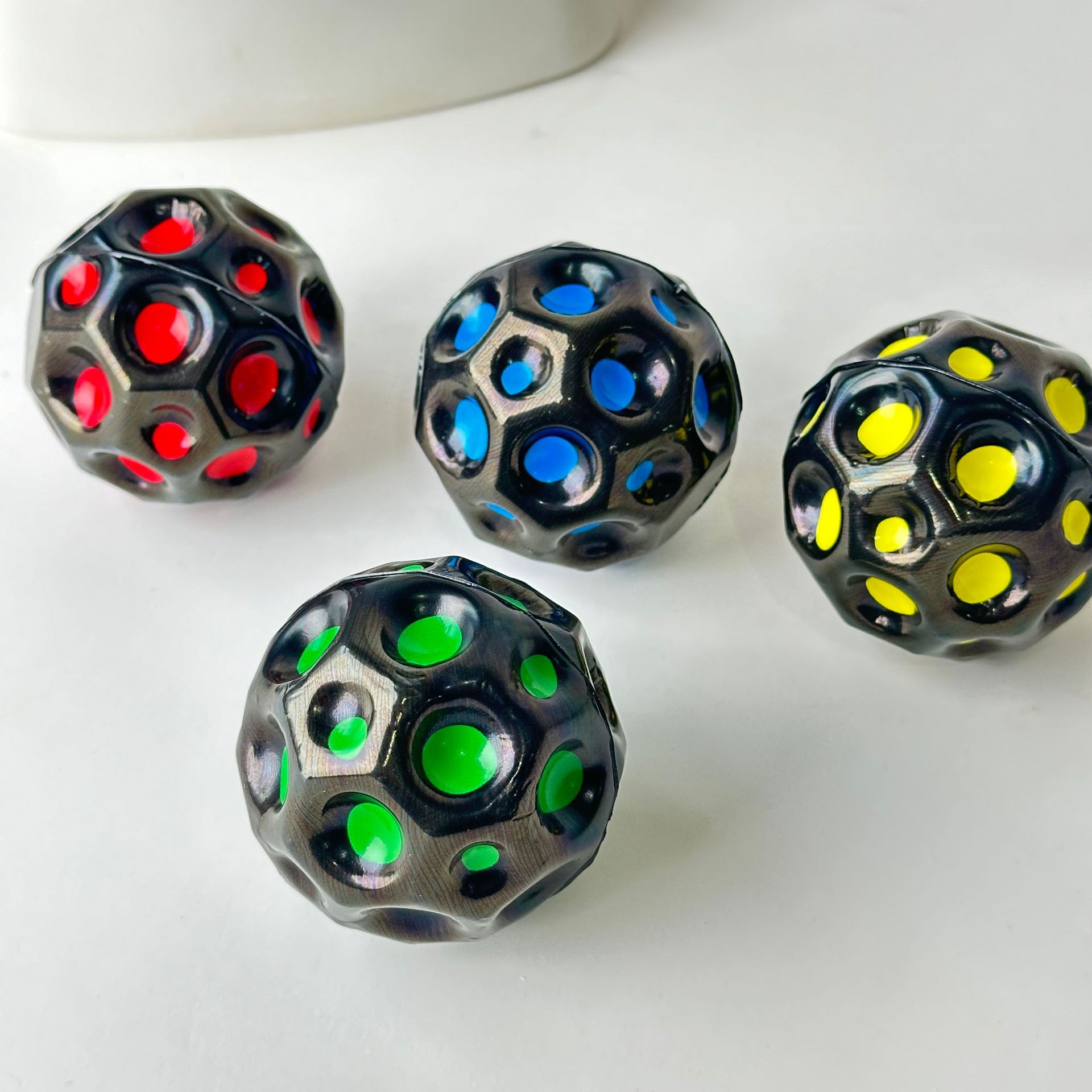 문스톤볼 7CM [검은색 배경색상]