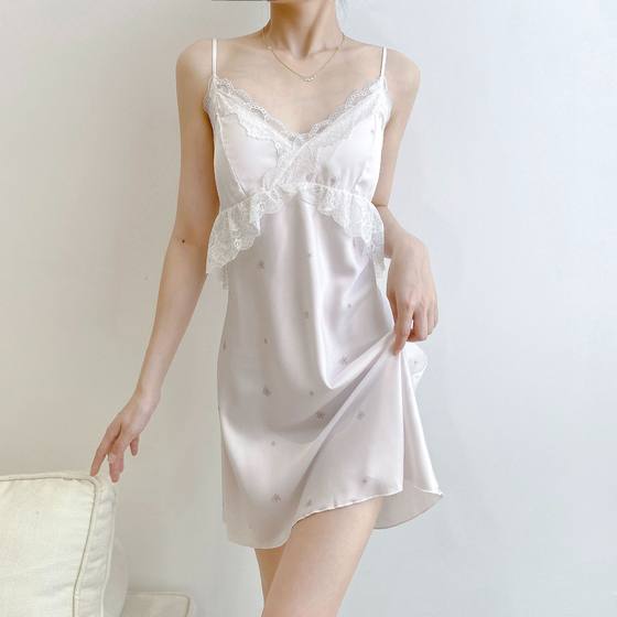 Summer Thin Women's Pajamas, High-End Ice Silk Suspender Pajamas Set, Pure Lusty Floral Home Clothes Two-Piece Set