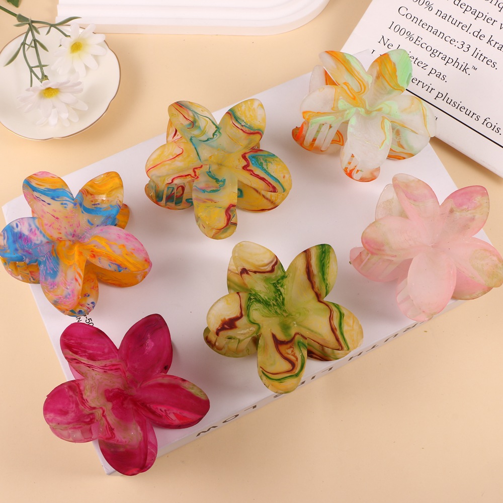50g Weight Elegant Lady Women's Plumeria Plastic Hair Claws