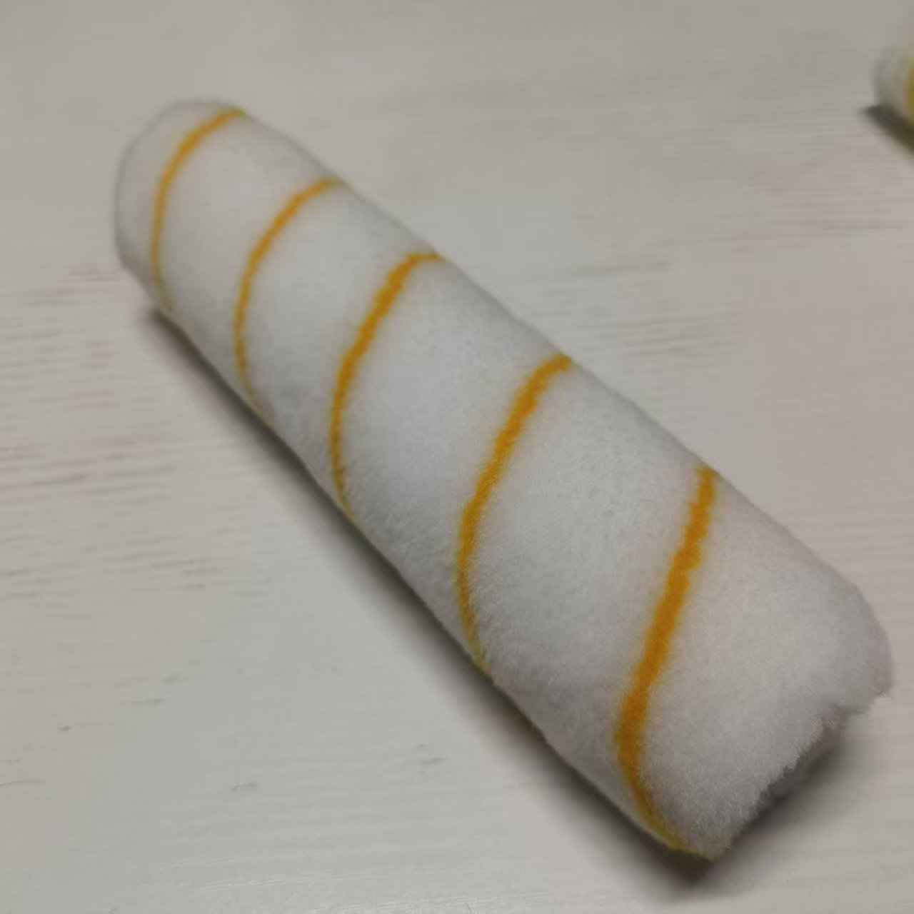 Barril de pintura de látex, mango de cepillo, barril de pintura de 9 pulgadas, soporte de cepillo de comercio exterior, cuatro cables