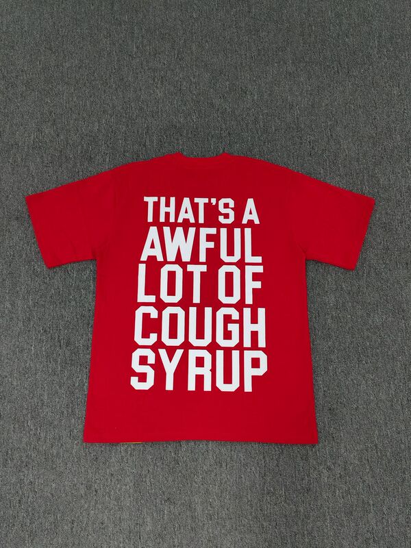 それはとても多くの咳止めシロップを意味する「AWFUL LOT OF COUGH SYRUP」のシャツです。虹色の文字が入ったクロスボーダーのトレンドブランドの半袖メンズシャツです。|undefined