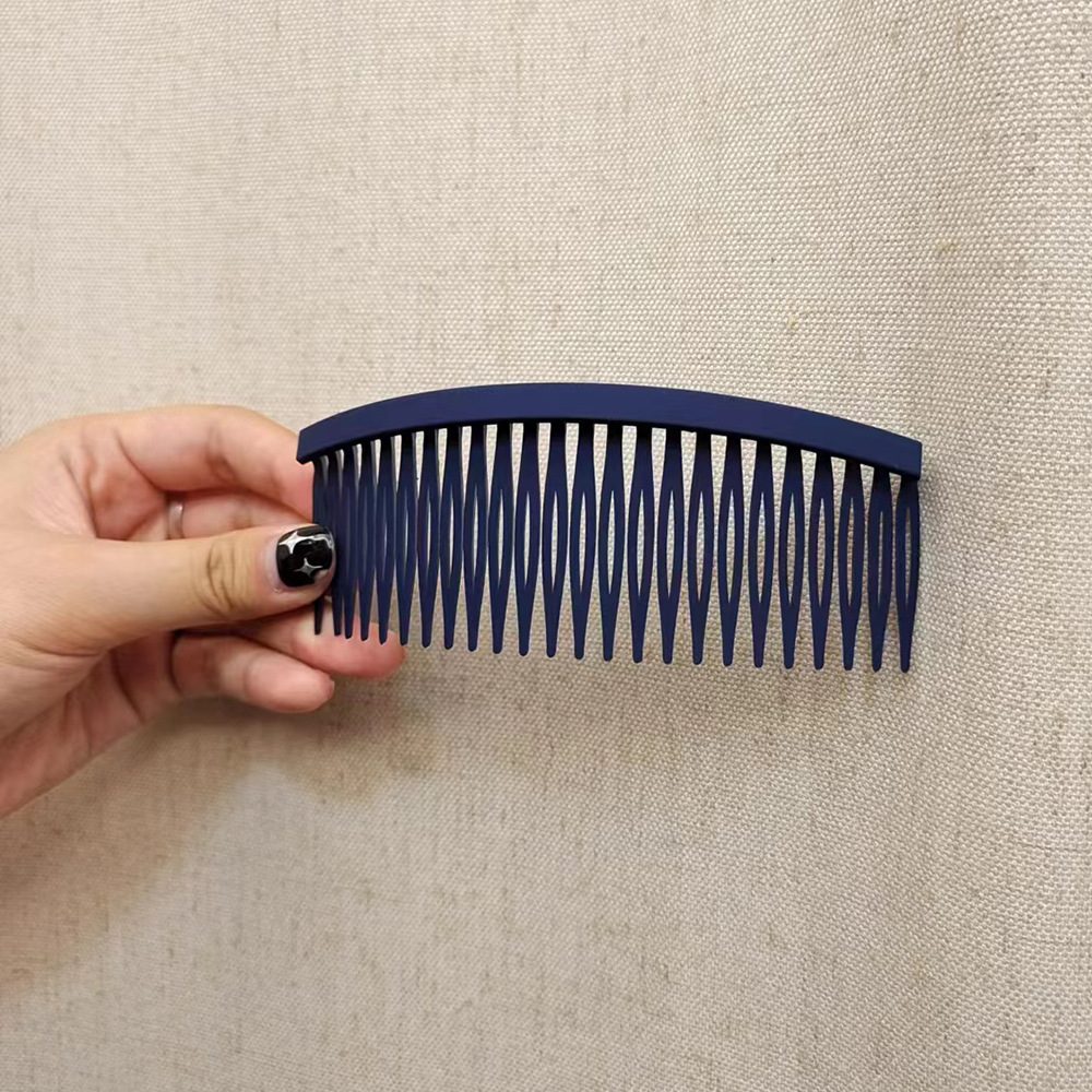 Custom wholesale 24-tooth colored matte hair comb for smoothing bangs and tidying flyaway hairs, plastic hair pin and hair clip comb